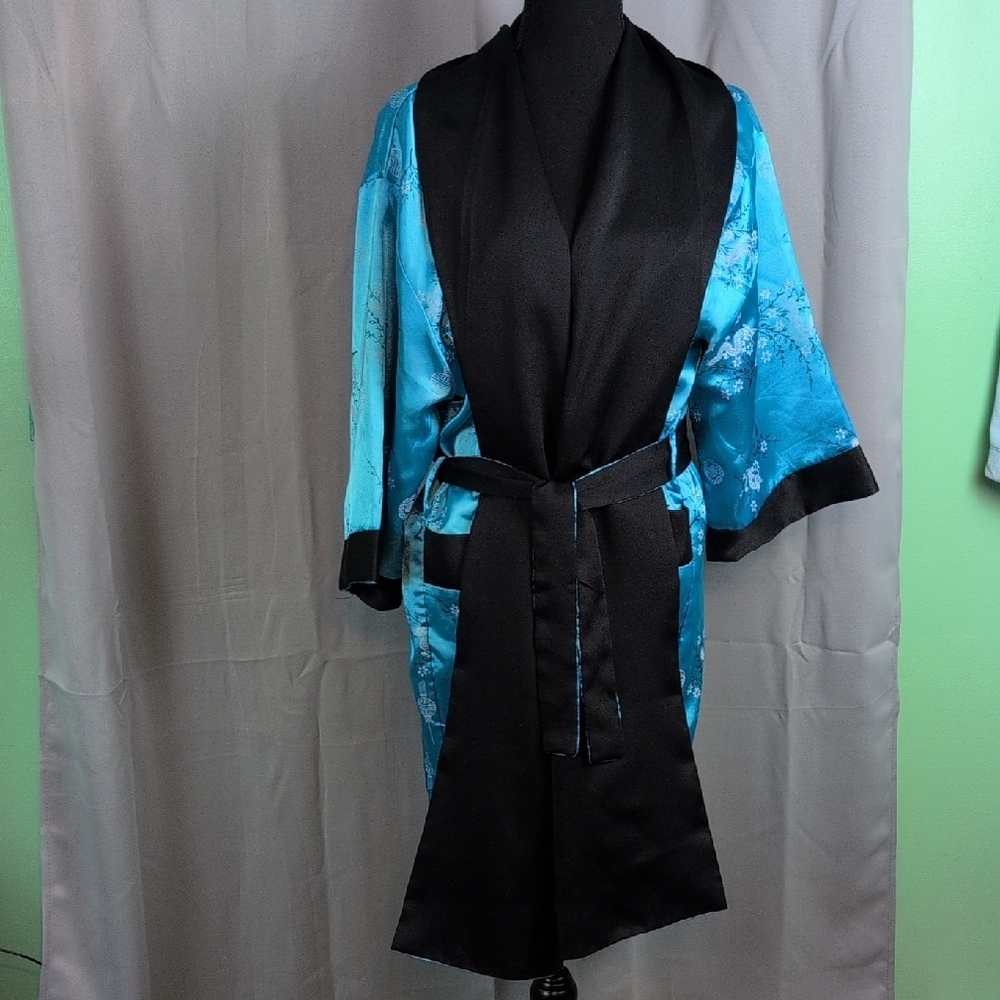 Luxurious Blue‎ and Black Robe for Relaxation